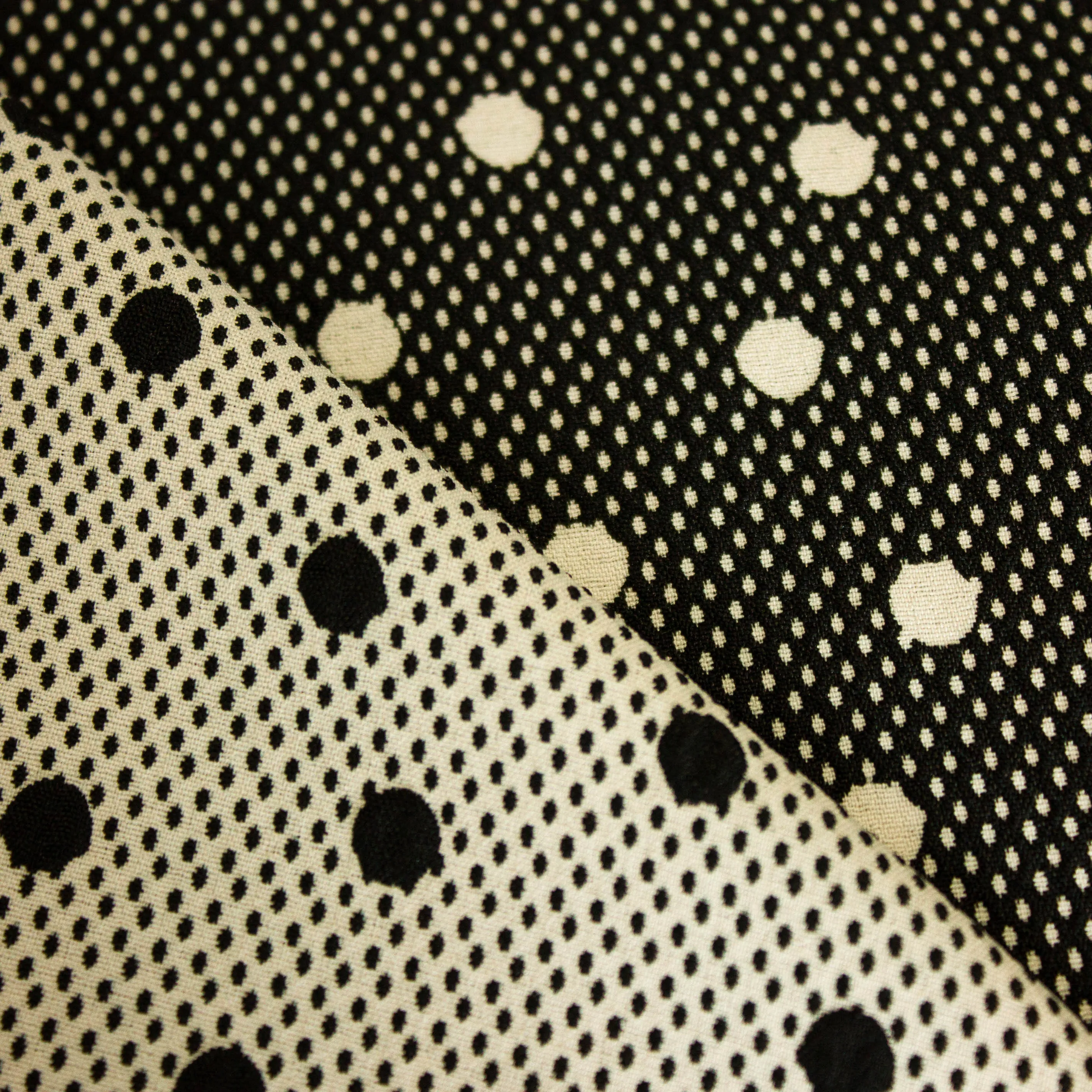 Jacquard polyester zwart / grijs met bollen